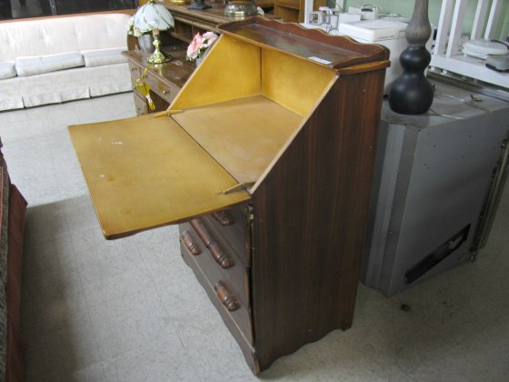 Ivintagesecretarydesk
